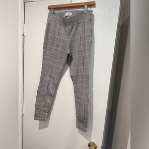 Old Navy Black and White Houndstooth High-Rise Pants